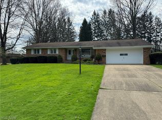 577 Murray Hill Dr, Youngstown, OH 44505