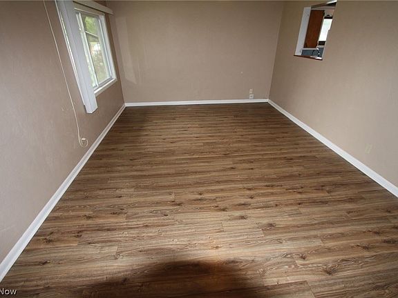 4th image of 2180 Wichert Dr