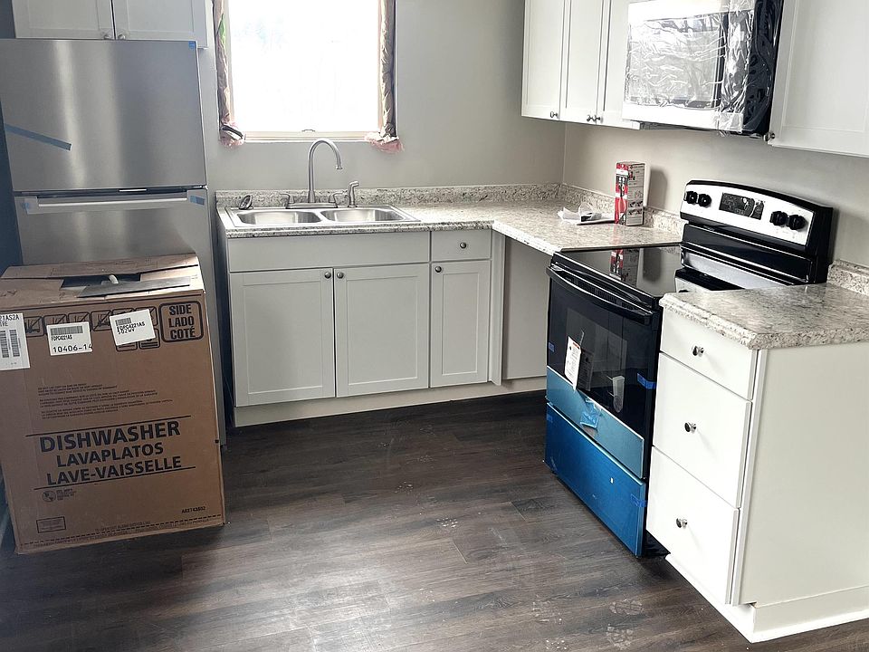1st image of 346 Harrison Ave #4