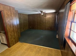 16945 Rooster Ln, Dubuque, IA 52001