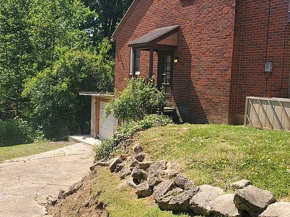 3rd image of 2106 Coburn Ave