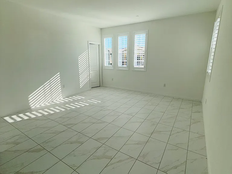 39171 Quixote Ct — Photo 8