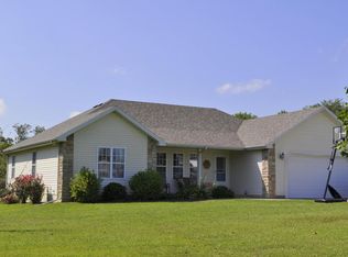 4440 S 88th Rd, Bolivar, MO 65613