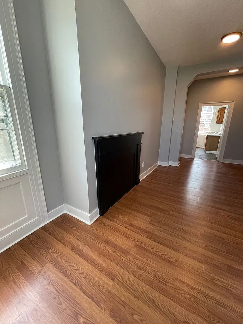 160 Grand St. — Photo 2