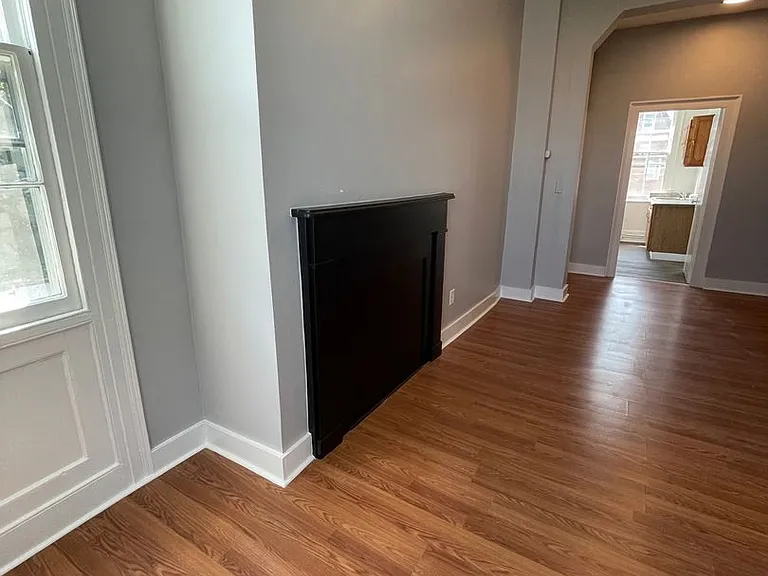 160 Grand St. — Photo 2