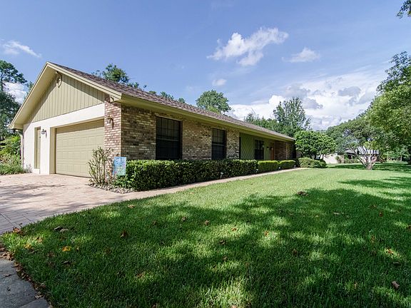 3rd image of 2820 Pickett Downs Dr