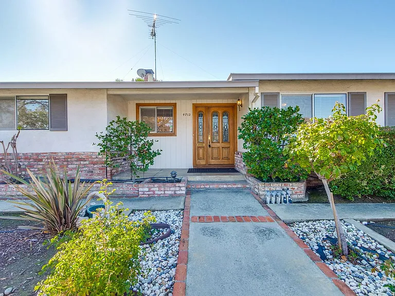 4712 Clarendon Dr — Photo 25