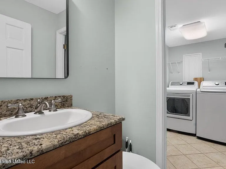 808 Desoto St #7 — Photo 7