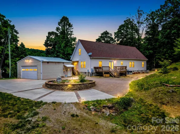 2255 Mount Olivet Rd, Zirconia, NC 28790