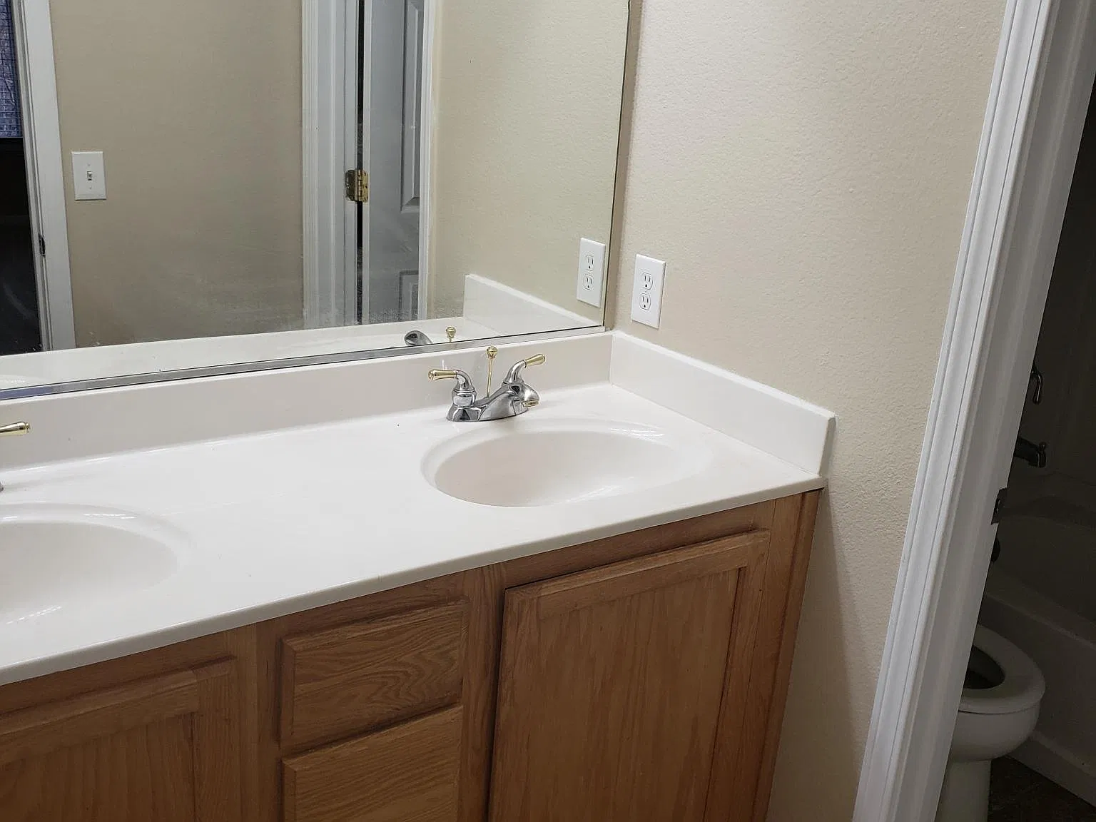 5 bed, 2953 sqft, $3,650 — Photo 4