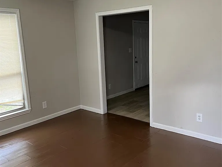 6813 Foster St — Photo 13