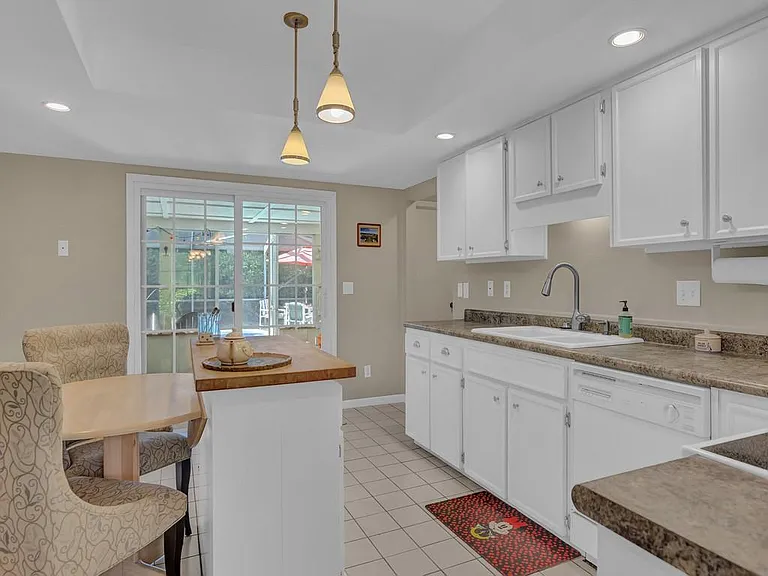 1045 Clipper Rd — Photo 11
