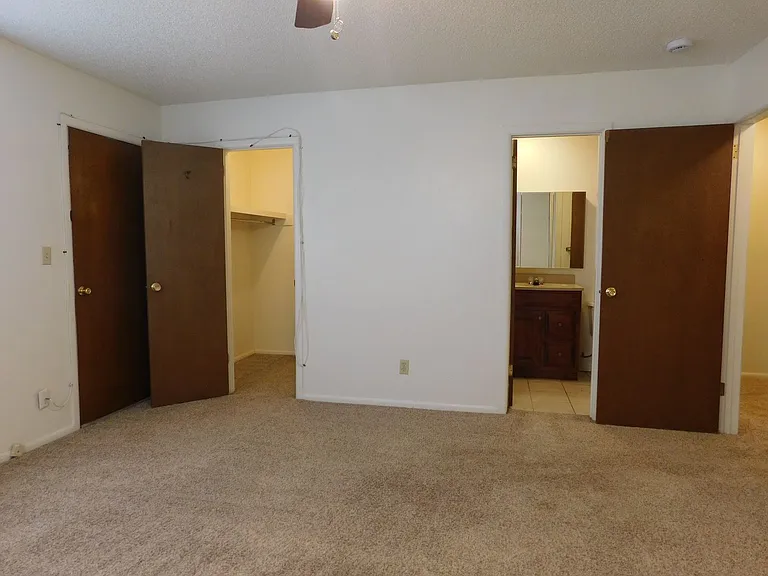 402 Dressell Dr — Photo 11