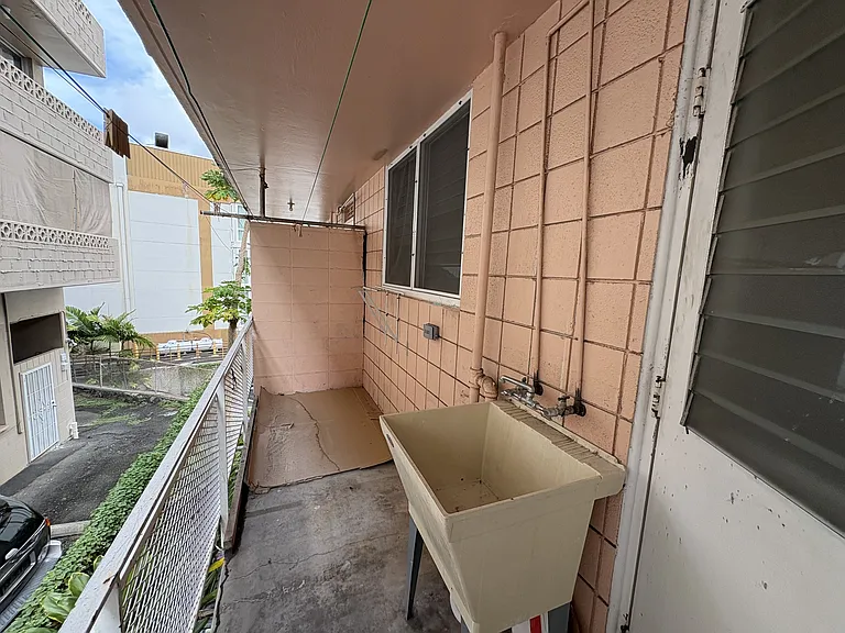 1639 Piikoi St #9 — Photo 7