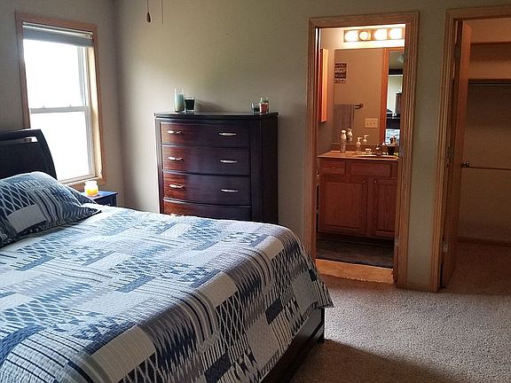 5th image of 8209 Bancroft Ave