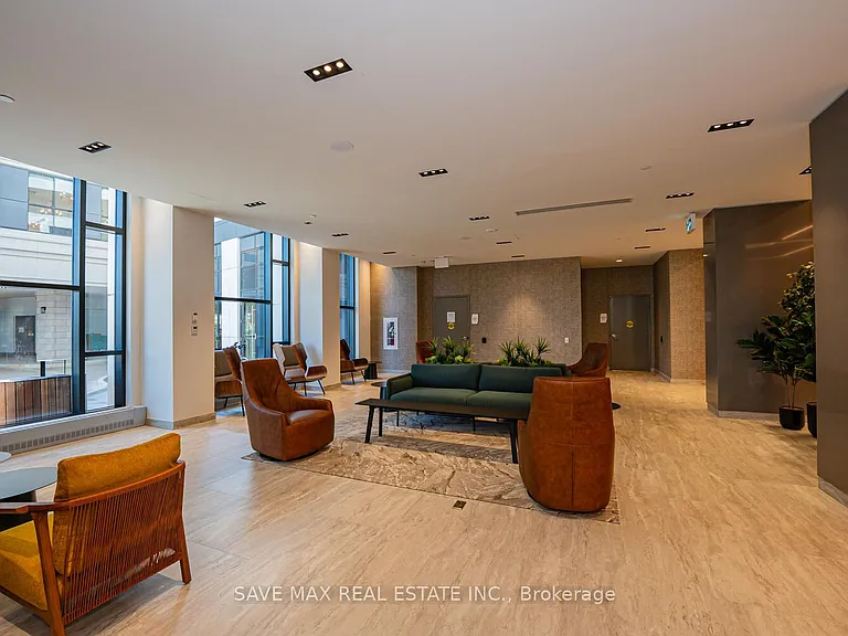 2485 Eglinton Ave W #402 — Photo 40