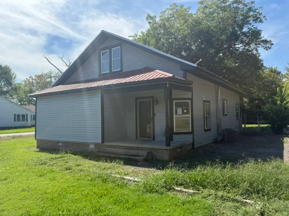 401 Avenue 2 NE, Atkins, AR 72823
