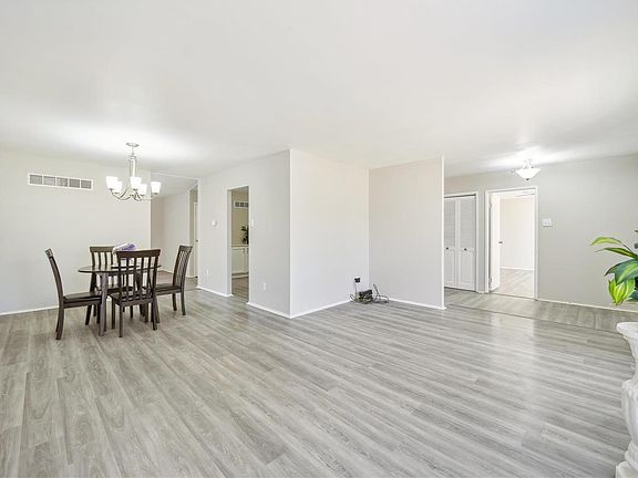 4th image of 3635 Saint Catherine St