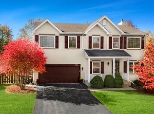 1085 Autumn Dr, Crystal Lake, IL 60014