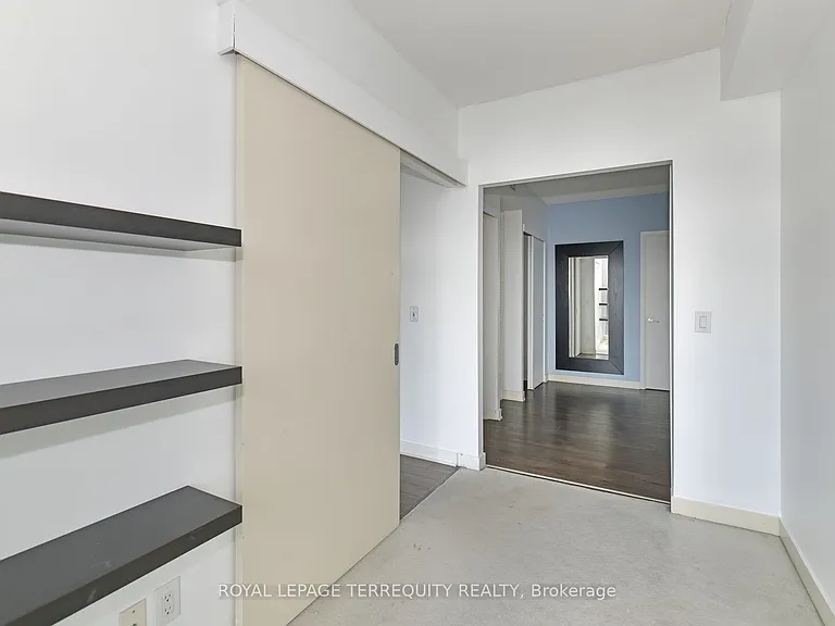 110 Charles St E #2710 — Photo 12