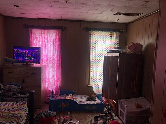 5th image of 60 Catherine St