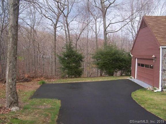 3rd image of 125 Woodcutters Dr