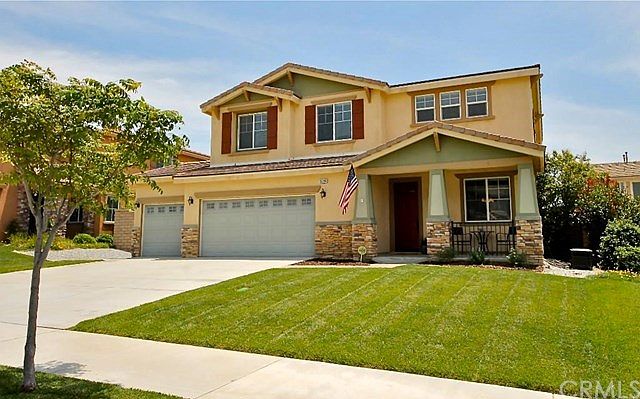 Model-perfect Coyote Canyon home!