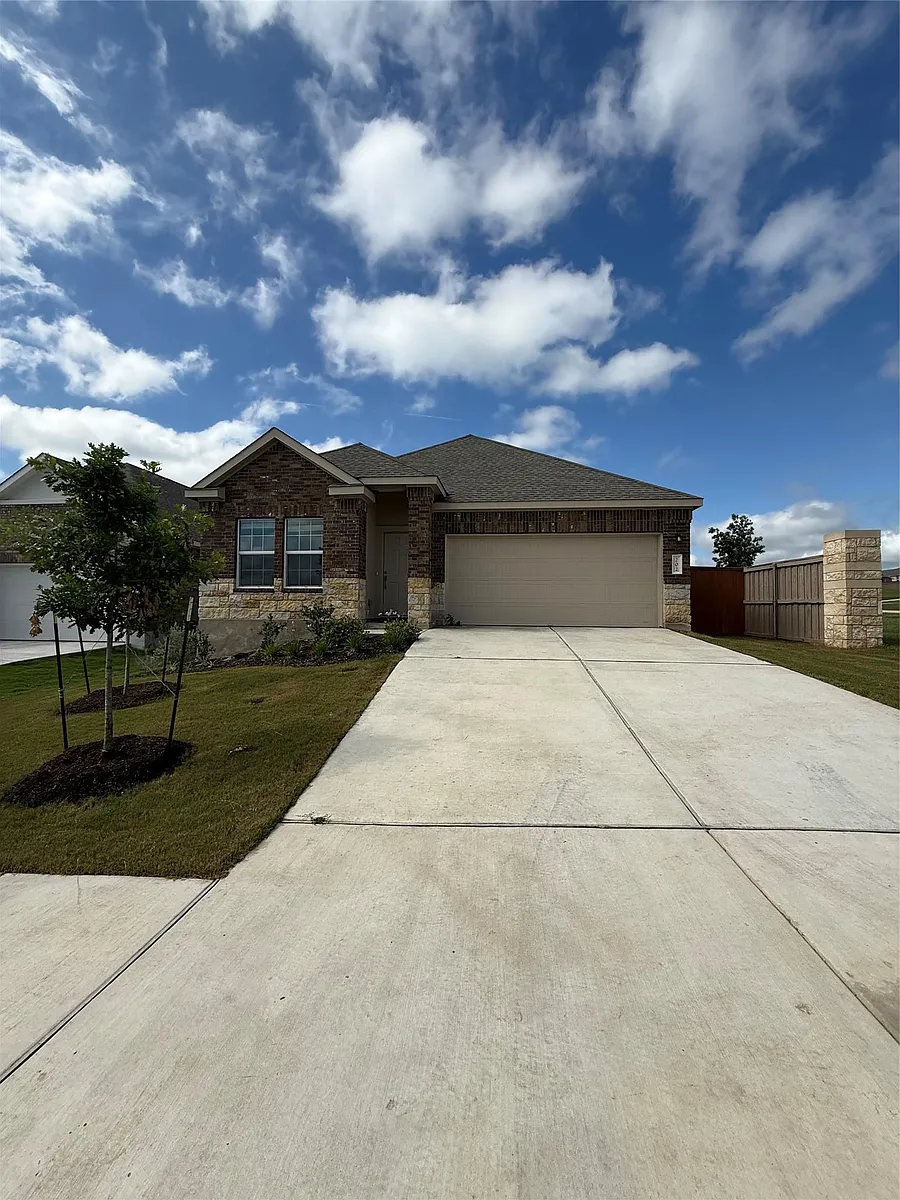 Building Photo - 202 Cibolo Creek Loop