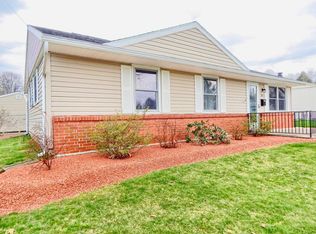 27 Sycamore Ln, Milton, PA 17847