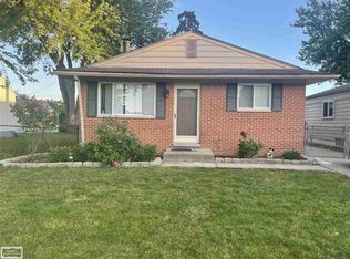 19994 Voiland St, Roseville, MI 48066