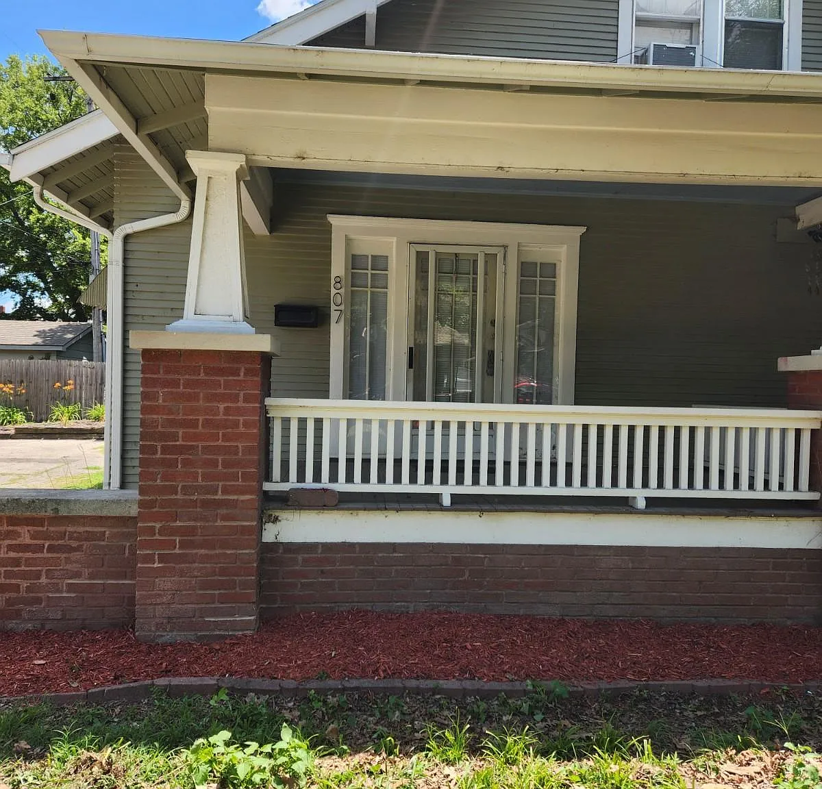2 bed, 1058 sqft, $1,195 — Photo 2