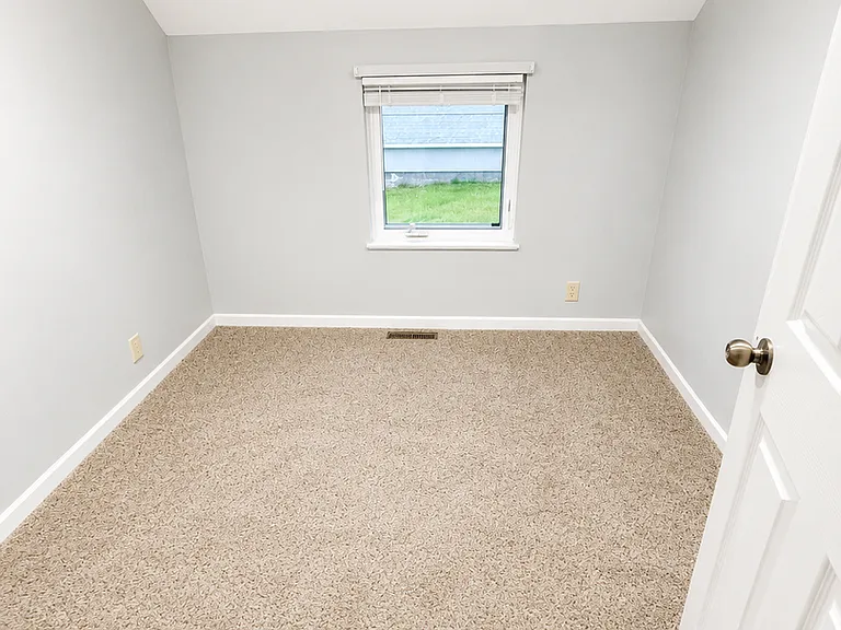 2092 Garfield Ave — Photo 15
