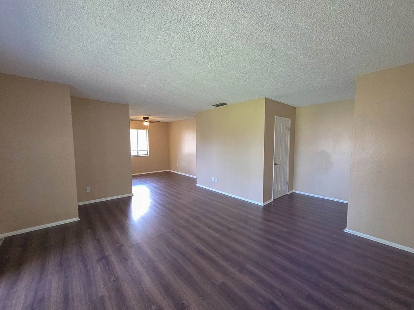 2 bed, 1.0 bath, 1020 sqft, $1,395 — Photo 4