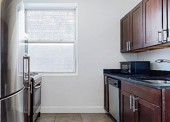 4th image of 220 W 107th St APT 6G