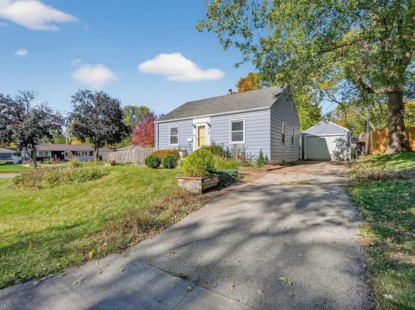 425 15th St, Ames, IA 50010