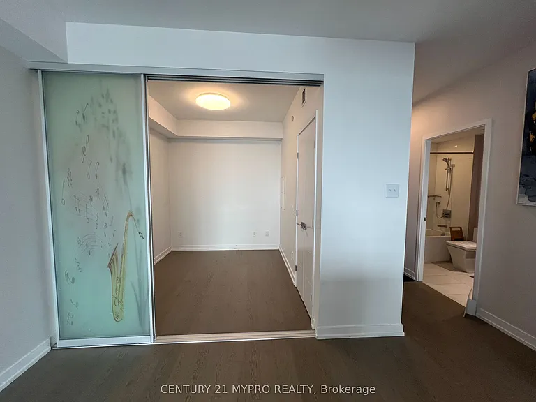 488 University Ave #4003 — Photo 5