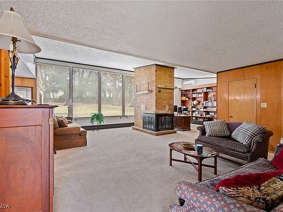 5th image of 115 E Firestone Blvd
