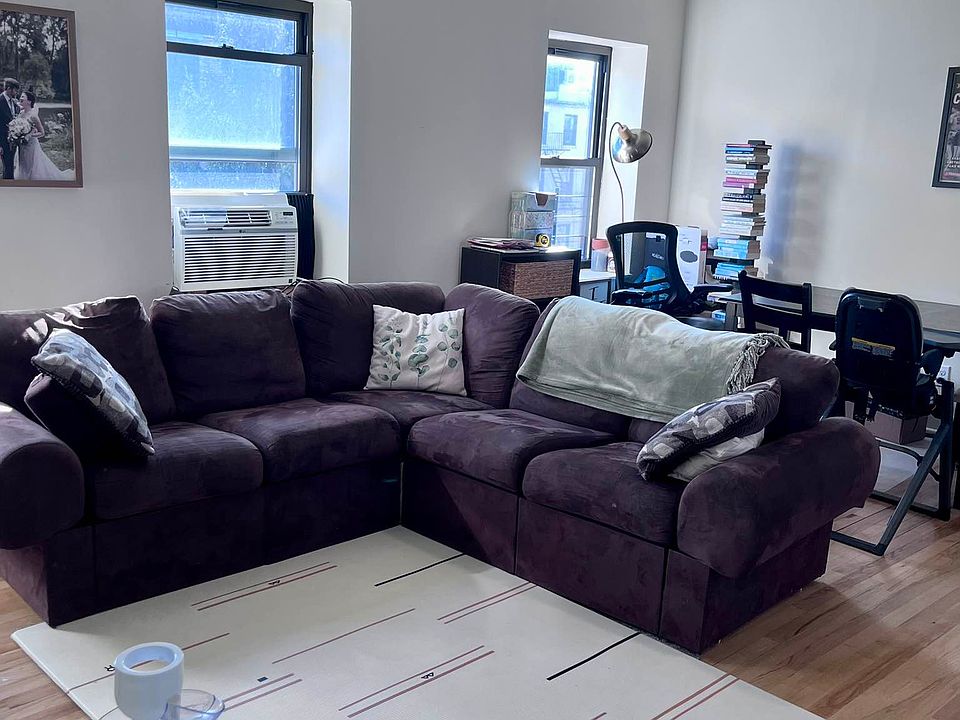 1st image of 204 Carroll St APT 4