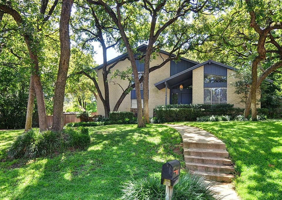 1st image of 2612 Black Oak Ln