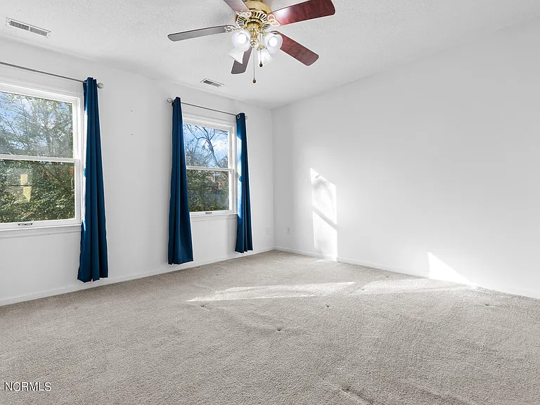 135 Greenford Pl — Photo 8