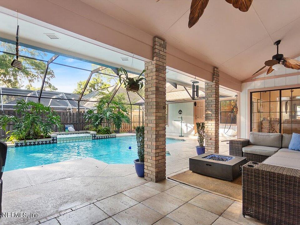 1st image of 1718 PLANTATION OAKS Drive