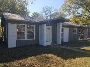 906 E Petaluma Blvd, San Antonio, TX 78221