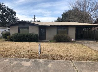 2250 6th St, Port Neches, TX 77651