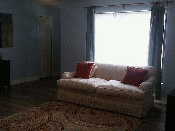 2nd image of 3322 Calumet Dr