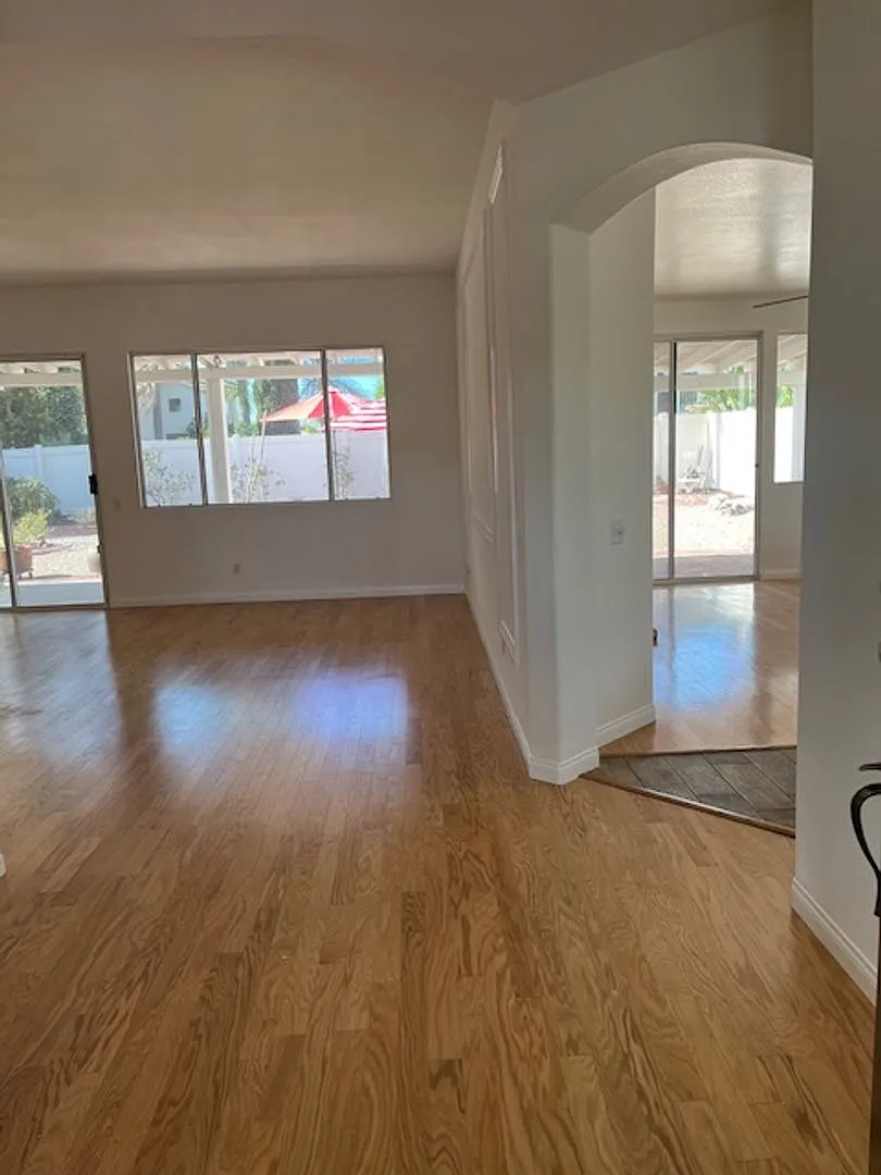 Single Story 3 bedroom on a Cui de Sac — Photo 2