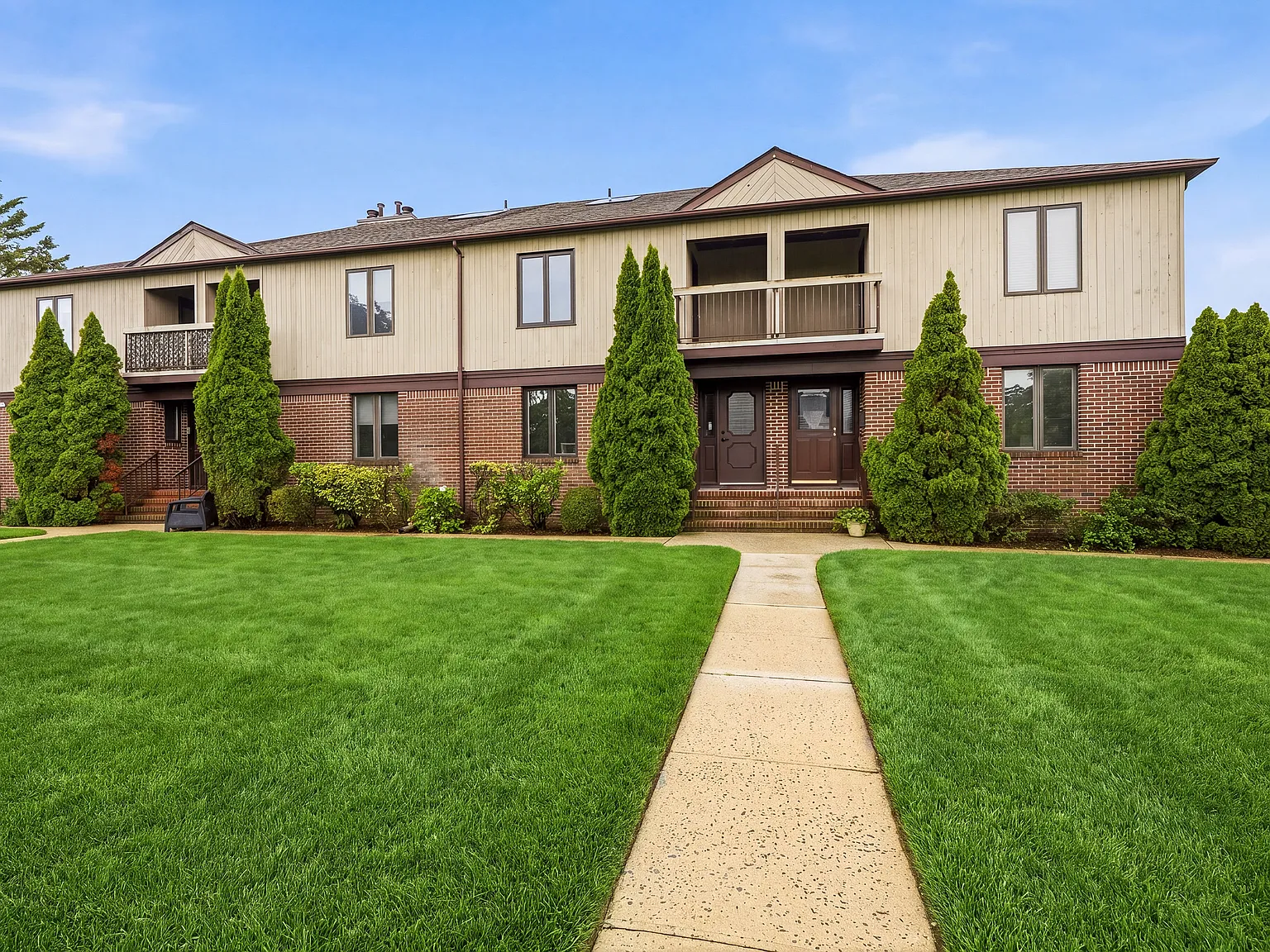 3 bed, 2.5 bath, 1662 sqft, $3,500 — Photo 1