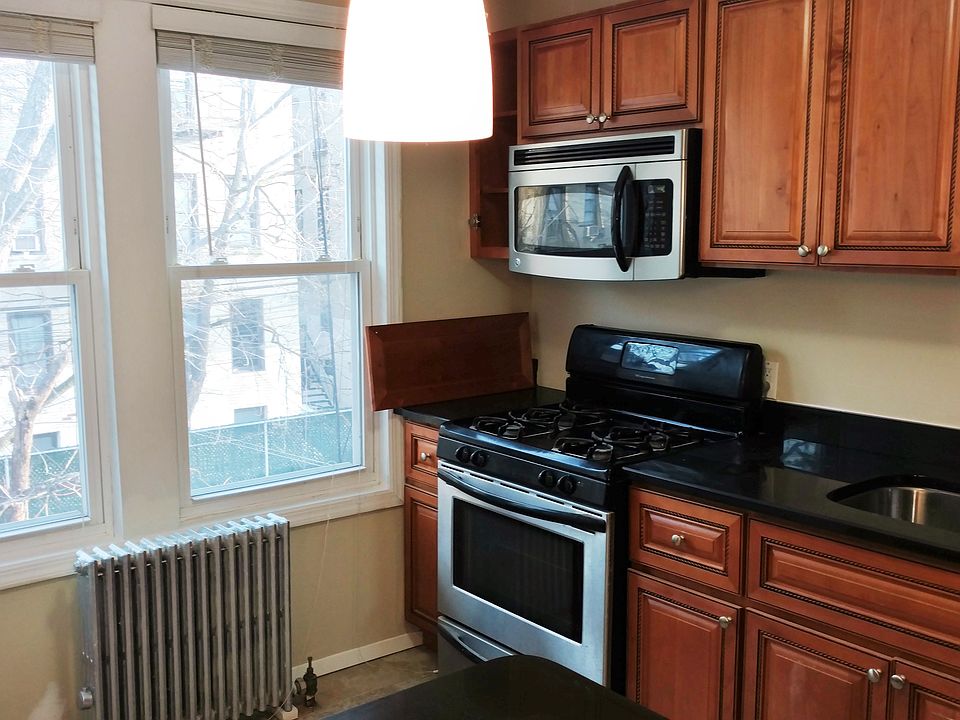 1st image of 2134 24th St