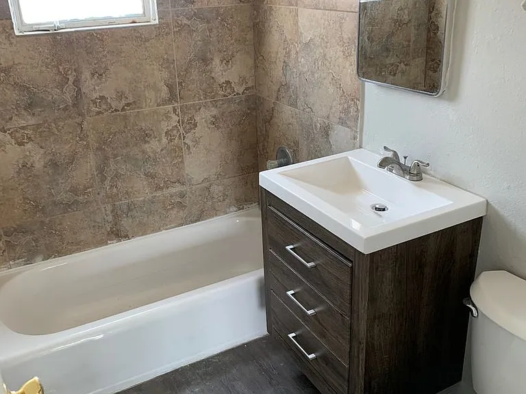 230 W Boston Ave #7 — Photo 6