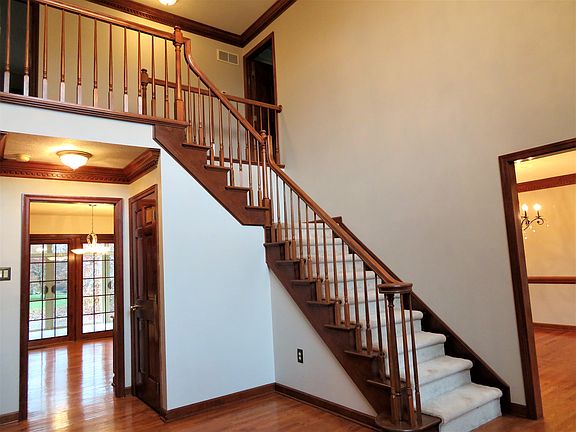 3rd image of 104 Apple Blossom Ln