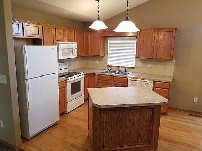 5th image of 6232 E Oxford St